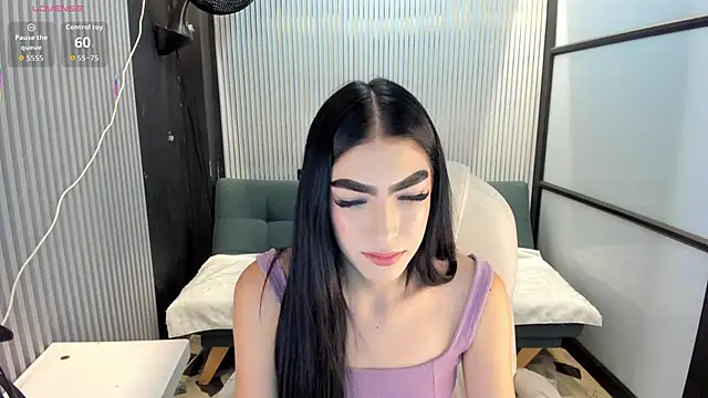 Snapshot of lorraineHunter chatting on 05.15.26 lorraineHunter online show from 05.15.26