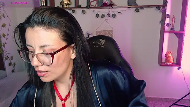 QueenRose94 online show from 04.01.26