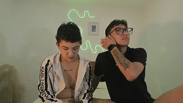 Snapshot of hardcoreheat_ind chatting on 03.01.26 hardcoreheat ind online show from 03.01.26