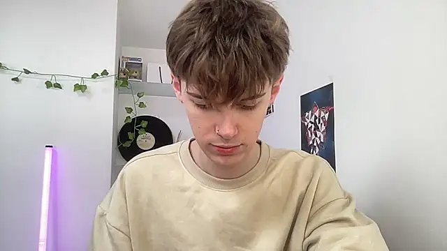 Snapshot of YourMilkyGuy chatting on 04.23.26 YourMilkyGuy online show from 04.23.26