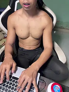 Snapshot of Graymenn chatting on 02.23.26 Graymenn online show from 02.23.26