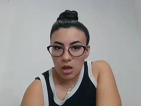 Snapshot of Agusgold22 chatting on 04.01.26 Agusgold22 online show from 04.01.26