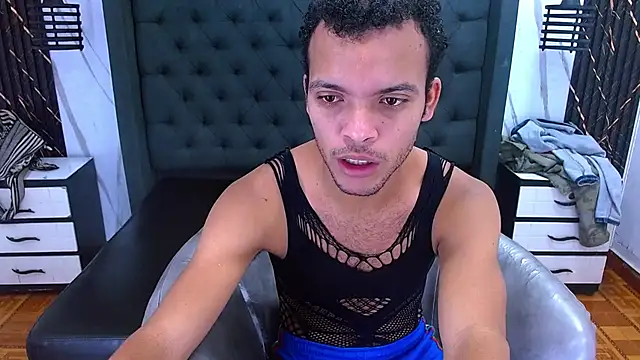 Snapshot of WilThePasive chatting on 02.12.26 WilThePasive online show from 02.12.26