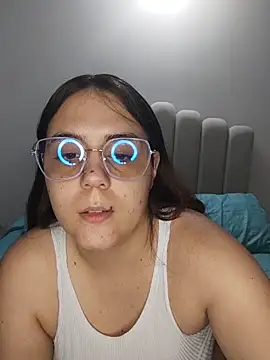 Snapshot of its_lauu_ chatting on 03.02.26 its lauu online show from 03.02.26