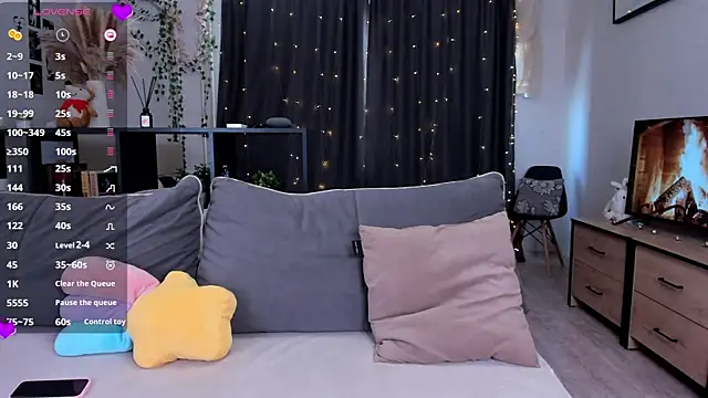 Snapshot of AmyLouWood chatting on 05.10.26 AmyLouWood online show from 05.10.26