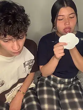 Snapshot of Damn__Love chatting on 03.29.26 Damn Love online show from 03.29.26