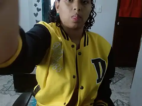 Luna white1 online show from 03.19.26