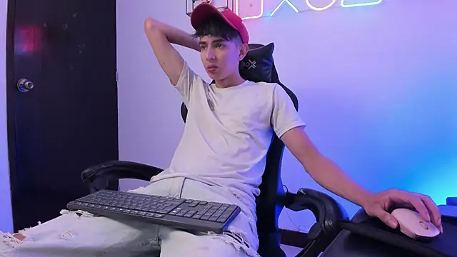 light eyes  online show from 04.28.26