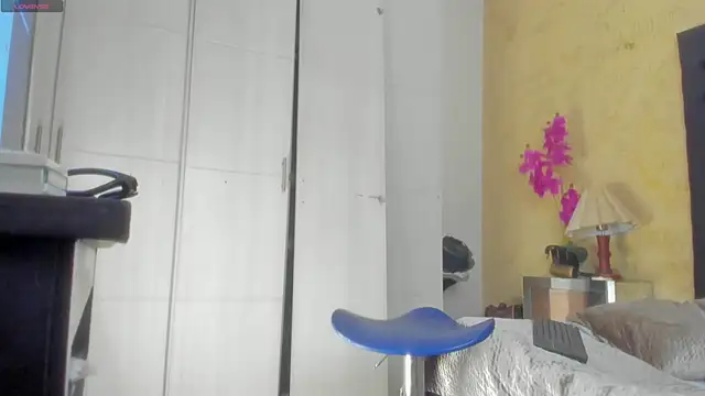 VeronikaBloom  online show from 06.04.26