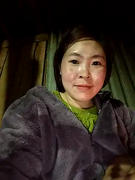 Yiyoongg online show from 02.22.26