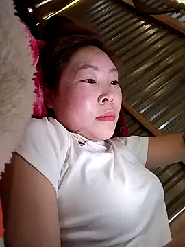 Yiyoongg online show from 04.13.26