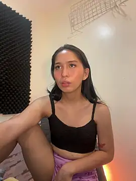 Snapshot of goddess_athena69 chatting on 04.29.26 goddess athena69 online show from 04.29.26