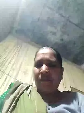 Snapshot of Loomaraj chatting on 02.23.26 Loomaraj online show from 02.23.26