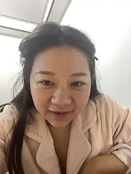 Snapshot of DDoo21 chatting on 04.01.26 DDoo21 online show from 04.01.26
