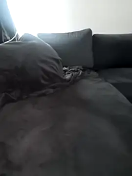 Snapshot of AkuManis chatting on 02.16.26 AkuManis online show from 02.16.26