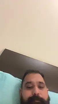 Snapshot of beerboy2222 chatting on 04.05.26 beerboy2222 online show from 04.05.26