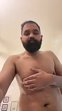 Snapshot of beerboy2222 chatting on 04.11.26 beerboy2222 online show from 04.11.26