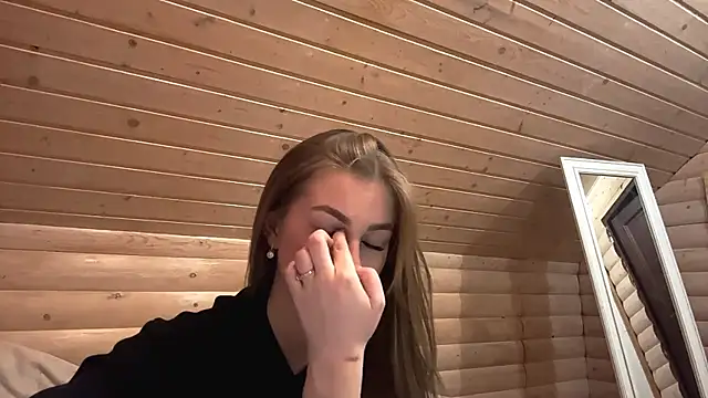Snapshot of TessSamul chatting on 04.15.26 TessSamul online show from 04.15.26