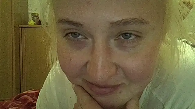 Snapshot of CurvyWild_Lady30 chatting on 05.04.26 CurvyWild Lady30 online show from 05.04.26