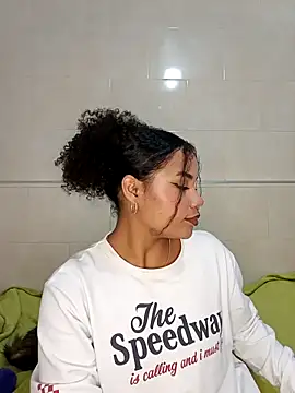 Snapshot of BrianaSweetxxx chatting on 02.14.26 BrianaSweetxxx online show from 02.14.26