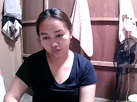 Snapshot of Cloudette_17 chatting on 02.28.26 Cloudette 17 online show from 02.28.26