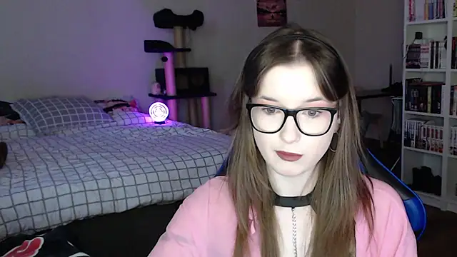 LunaXcherry online show from 03.31.26