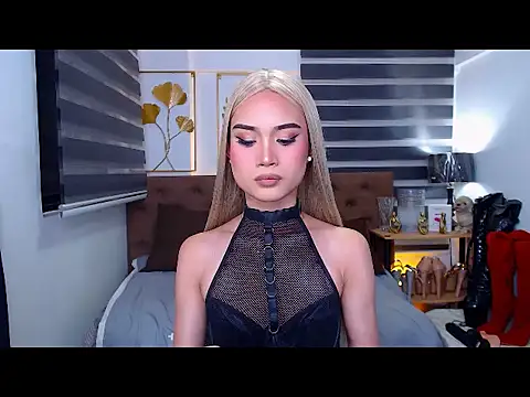 Snapshot of JuicyCockThea chatting on 04.30.26 JuicyCockThea online show from 04.30.26