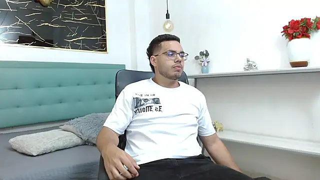 Snapshot of Trevor_Ash chatting on 02.11.26 Trevor Ash online show from 02.11.26