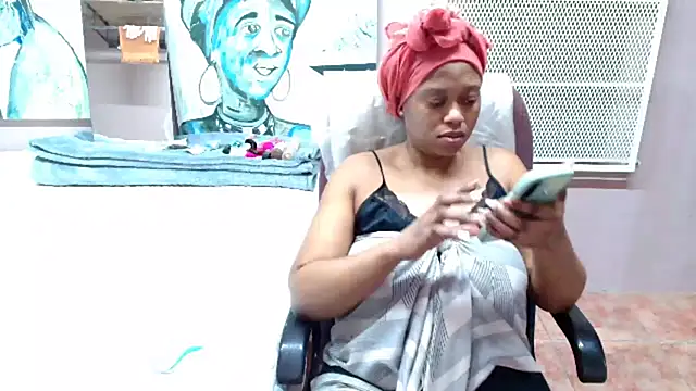 TyraHotxxx online show from 04.12.26