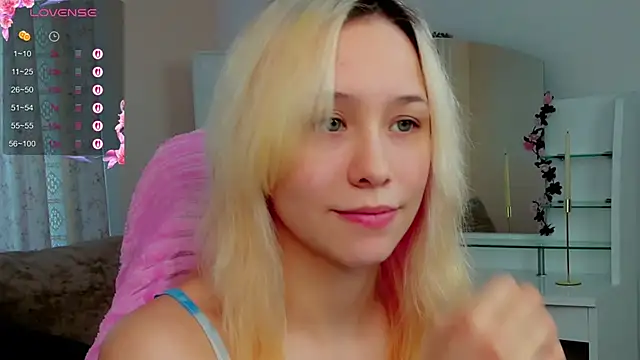 Snapshot of EmilyTrase chatting on 05.05.26 EmilyTrase online show from 05.05.26
