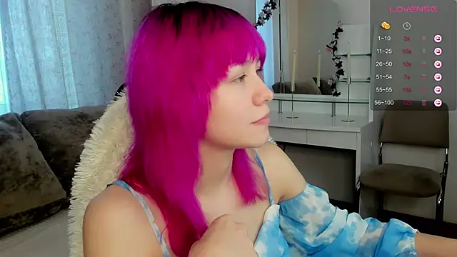 Snapshot of EmilyTrase chatting on 05.13.26 EmilyTrase online show from 05.13.26