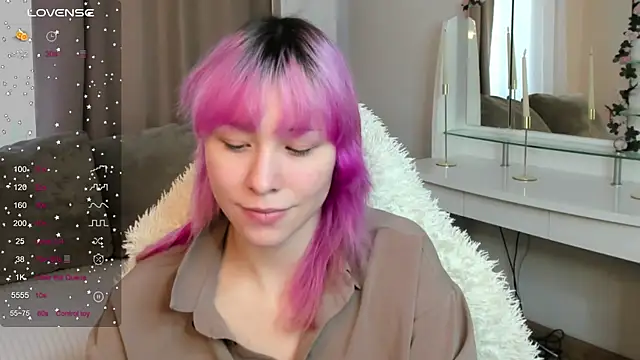 Snapshot of EmilyTrase chatting on 05.27.26 EmilyTrase online show from 05.27.26