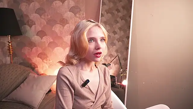 Snapshot of wow_angel chatting on 02.18.26 wow angel online show from 02.18.26