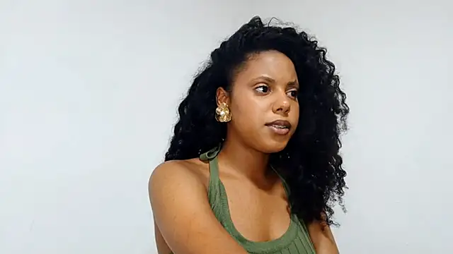 Snapshot of EsterSantopietro chatting on 02.20.26 EsterSantopietro online show from 02.20.26