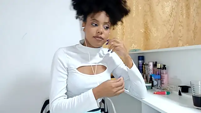 Snapshot of EsterSantopietro chatting on 02.26.26 EsterSantopietro online show from 02.26.26