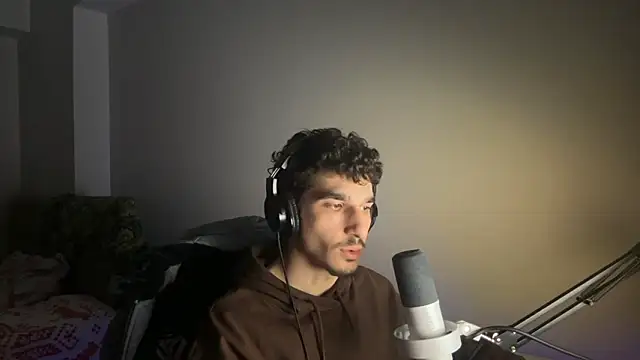 Snapshot of enesbabakral chatting on 02.25.26 enesbabakral online show from 02.25.26