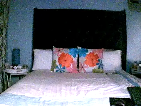 Snapshot of KINKYDOLL4U chatting on 02.15.26 KINKYDOLL4U online show from 02.15.26