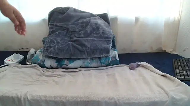 Snapshot of Sweet-Bella17 chatting on 04.26.26 Sweet-Bella17 online show from 04.26.26