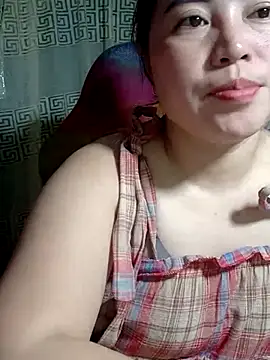 Snapshot of yun_2006 chatting on 04.07.26 yun 2006 online show from 04.07.26