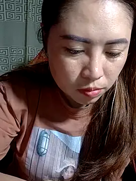 Snapshot of yun_2006 chatting on 04.08.26 yun 2006 online show from 04.08.26