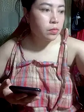 Snapshot of yun_2006 chatting on 04.15.26 yun 2006 online show from 04.15.26