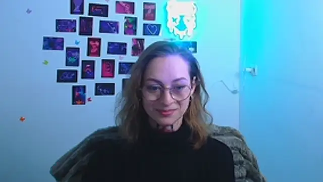 Snapshot of Esmi_Winter chatting on 02.17.26 Esmi Winter online show from 02.17.26