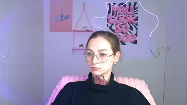 Snapshot of Esmi_Winter chatting on 02.25.26 Esmi Winter online show from 02.25.26