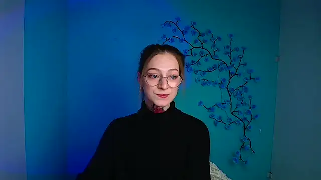 Snapshot of Esmi_Winter chatting on 02.28.26 Esmi Winter online show from 02.28.26