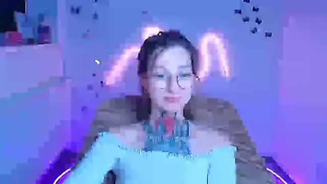 Esmi Winter online show from 03.25.26