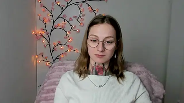 Esmi Winter online show from 04.14.26