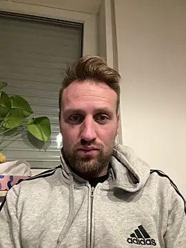 Snapshot of lovefuess chatting on 02.11.26 lovefuess online show from 02.11.26