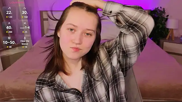 Snapshot of MmollyMay chatting on 02.24.26 MmollyMay online show from 02.24.26