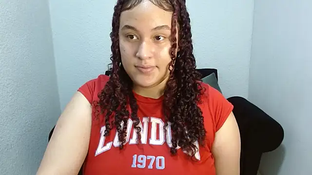 Snapshot of leilanewgirl chatting on 03.02.26 leilanewgirl online show from 03.02.26