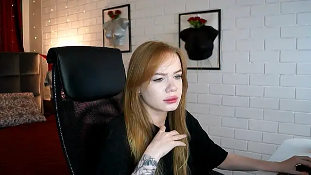 Snapshot of AmyNox chatting on 06.18.26 AmyNox online show from 06.18.26